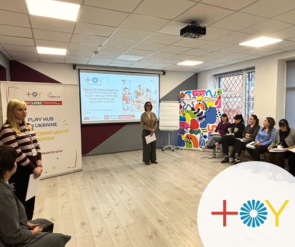 Participants-sitting-in-circle-TOY-for-Participation-training-Ukraine